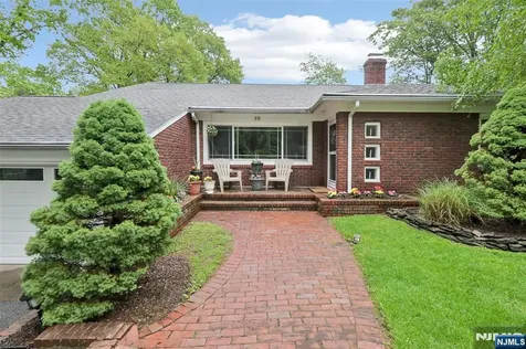 39 Chuckanutt Drive Oakland NJ 07436