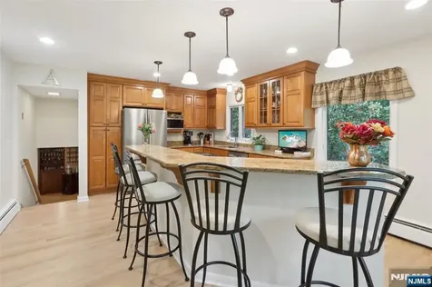 39 Chuckanutt Drive Oakland NJ 07436
