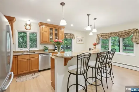 39 Chuckanutt Drive Oakland NJ 07436