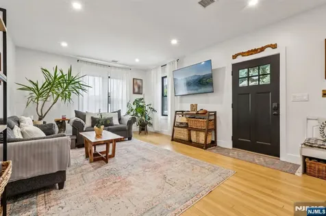 21 Mountainview Avenue Nutley NJ 07110