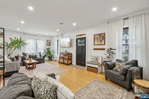 21 Mountainview Avenue Nutley NJ 07110