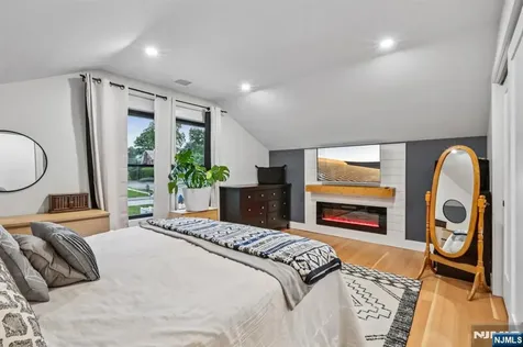 21 Mountainview Avenue Nutley NJ 07110