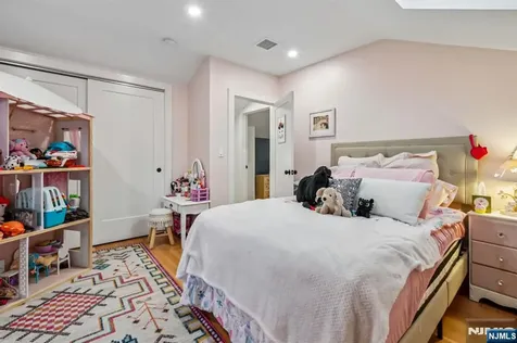 21 Mountainview Avenue Nutley NJ 07110