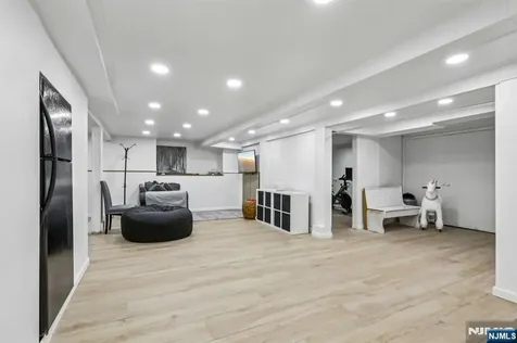 21 Mountainview Avenue Nutley NJ 07110