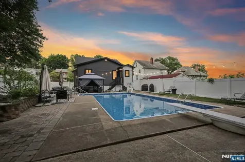 21 Mountainview Avenue Nutley NJ 07110