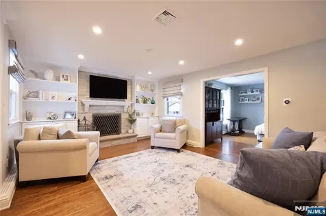 18 Marguerite Lane Montville Township NJ 07082