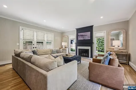 490 Ackerman Avenue Ho-ho-kus NJ 07423