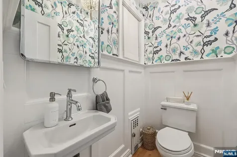490 Ackerman Avenue Ho-ho-kus NJ 07423