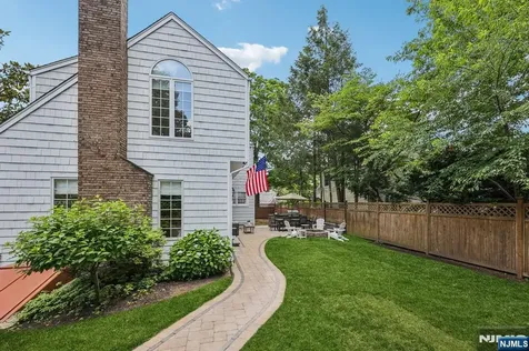 490 Ackerman Avenue Ho-ho-kus NJ 07423