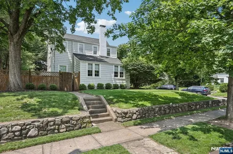 490 Ackerman Avenue Ho-ho-kus NJ 07423