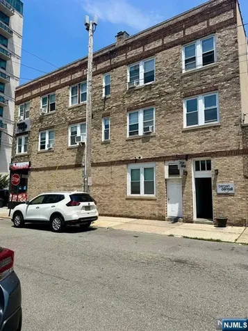 696 Anderson Avenue Cliffside Park NJ 07010