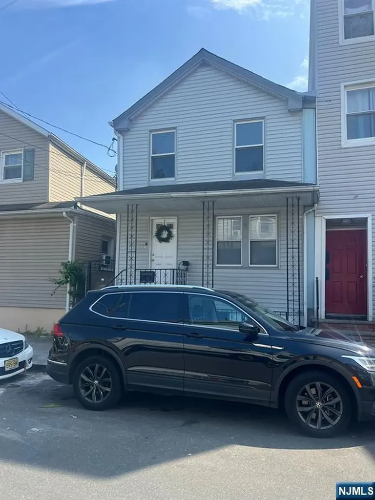 255 Kinney Street Newark NJ 07105