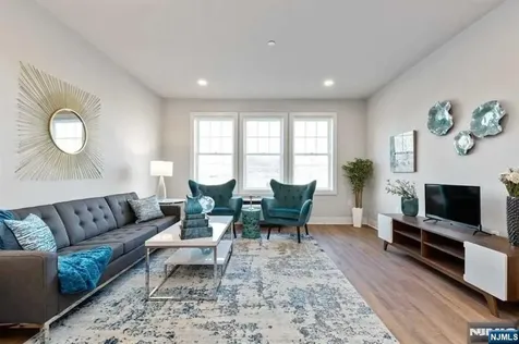 502 Van Bussum Avenue Saddle Brook NJ 07663