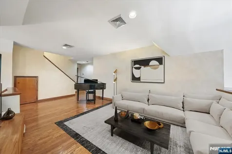 1 Lookout Road Tuxedo Park NY 10987