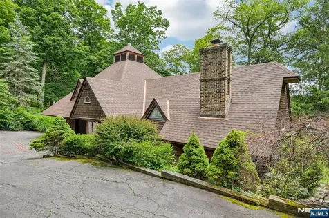 1 Lookout Road Tuxedo Park NY 10987
