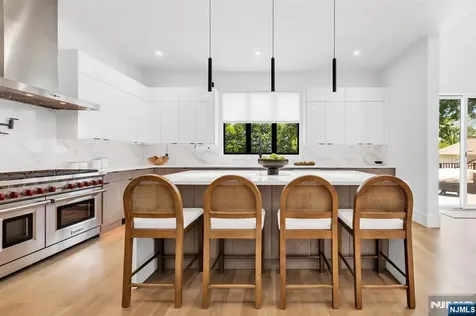 404 Willard Road Paramus NJ 07652