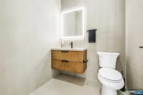 404 Willard Road Paramus NJ 07652