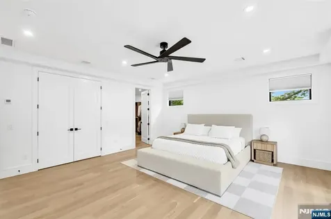 404 Willard Road Paramus NJ 07652