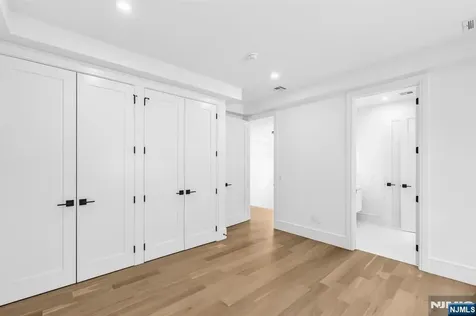404 Willard Road Paramus NJ 07652