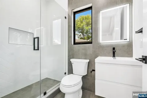 404 Willard Road Paramus NJ 07652