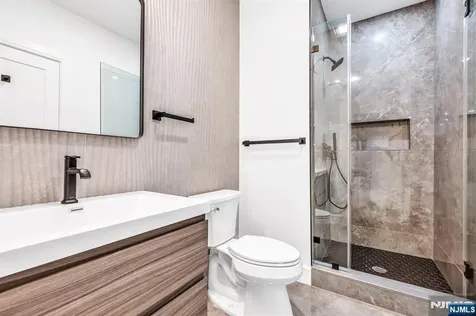 404 Willard Road Paramus NJ 07652
