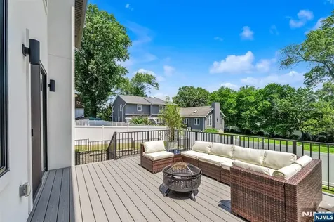 404 Willard Road Paramus NJ 07652