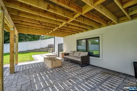 404 Willard Road Paramus NJ 07652