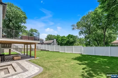404 Willard Road Paramus NJ 07652