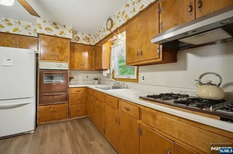 28 Stylon Road Wayne NJ 07470