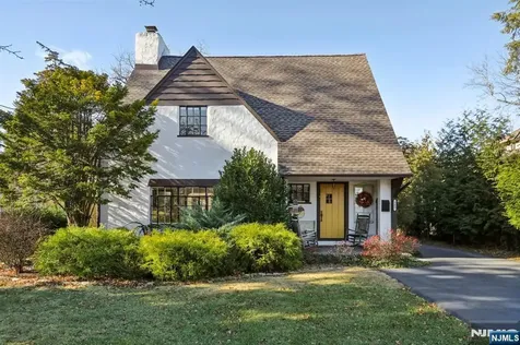 183 Sheridan Avenue Ho-ho-kus NJ 07423