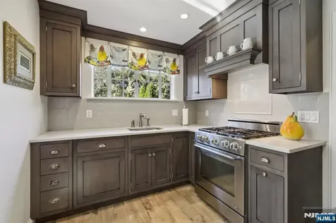 183 Sheridan Avenue Ho-ho-kus NJ 07423