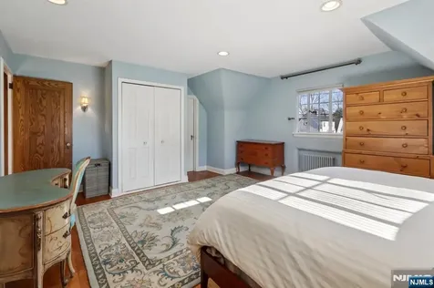 183 Sheridan Avenue Ho-ho-kus NJ 07423