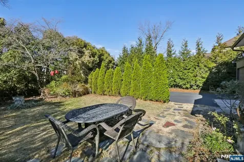 183 Sheridan Avenue Ho-ho-kus NJ 07423