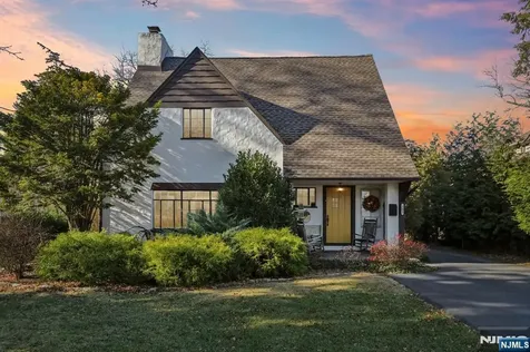 183 Sheridan Avenue Ho-ho-kus NJ 07423