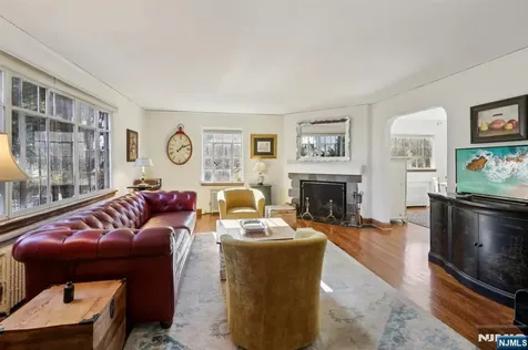 183 Sheridan Avenue Ho-ho-kus NJ 07423