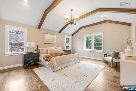 642 Sherwood Road Ho-ho-kus NJ 07423