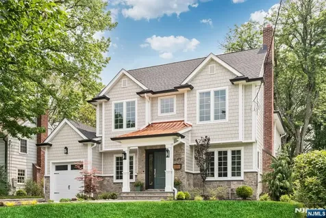 642 Sherwood Road Ho-ho-kus NJ 07423