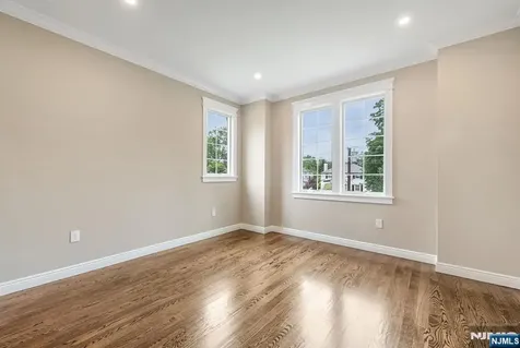 642 Sherwood Road Ho-ho-kus NJ 07423