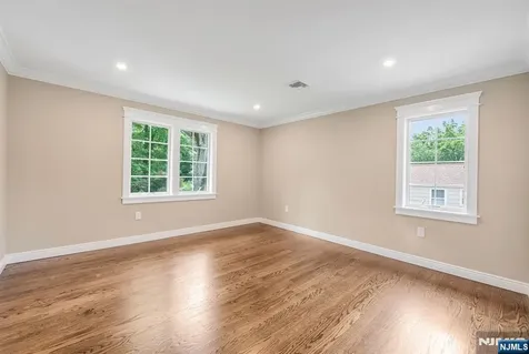 642 Sherwood Road Ho-ho-kus NJ 07423