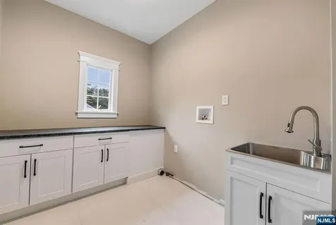 642 Sherwood Road Ho-ho-kus NJ 07423