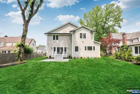 642 Sherwood Road Ho-ho-kus NJ 07423