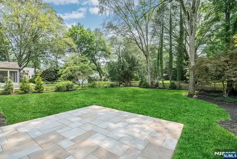 642 Sherwood Road Ho-ho-kus NJ 07423