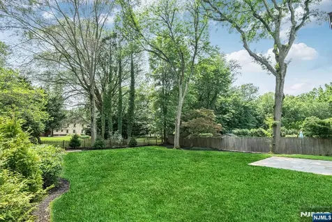 642 Sherwood Road Ho-ho-kus NJ 07423