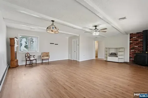 133 Catherine Avenue Saddle Brook NJ 07663