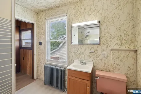 133 Catherine Avenue Saddle Brook NJ 07663