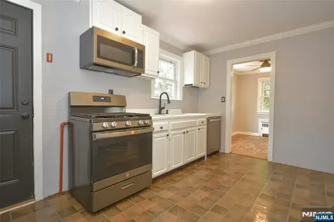 36 Grove Street Waldwick NJ 07463