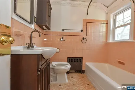 36 Grove Street Waldwick NJ 07463