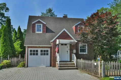 36 Grove Street Waldwick NJ 07463