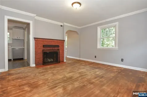 36 Grove Street Waldwick NJ 07463