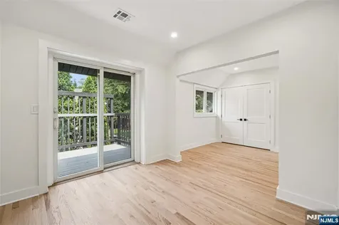 24 Tuers Place Montclair NJ 07043